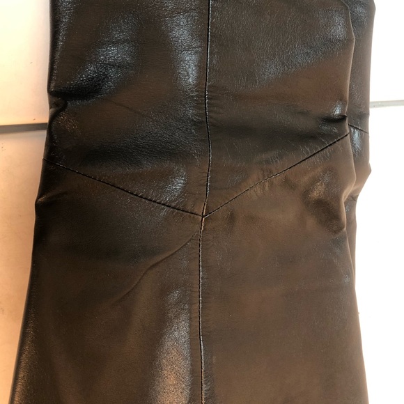 Woman Danier Leather pants: circ: 25,5", across: 12,5"
OL: 42,5" inseem: 31" - Picture 5 of 7